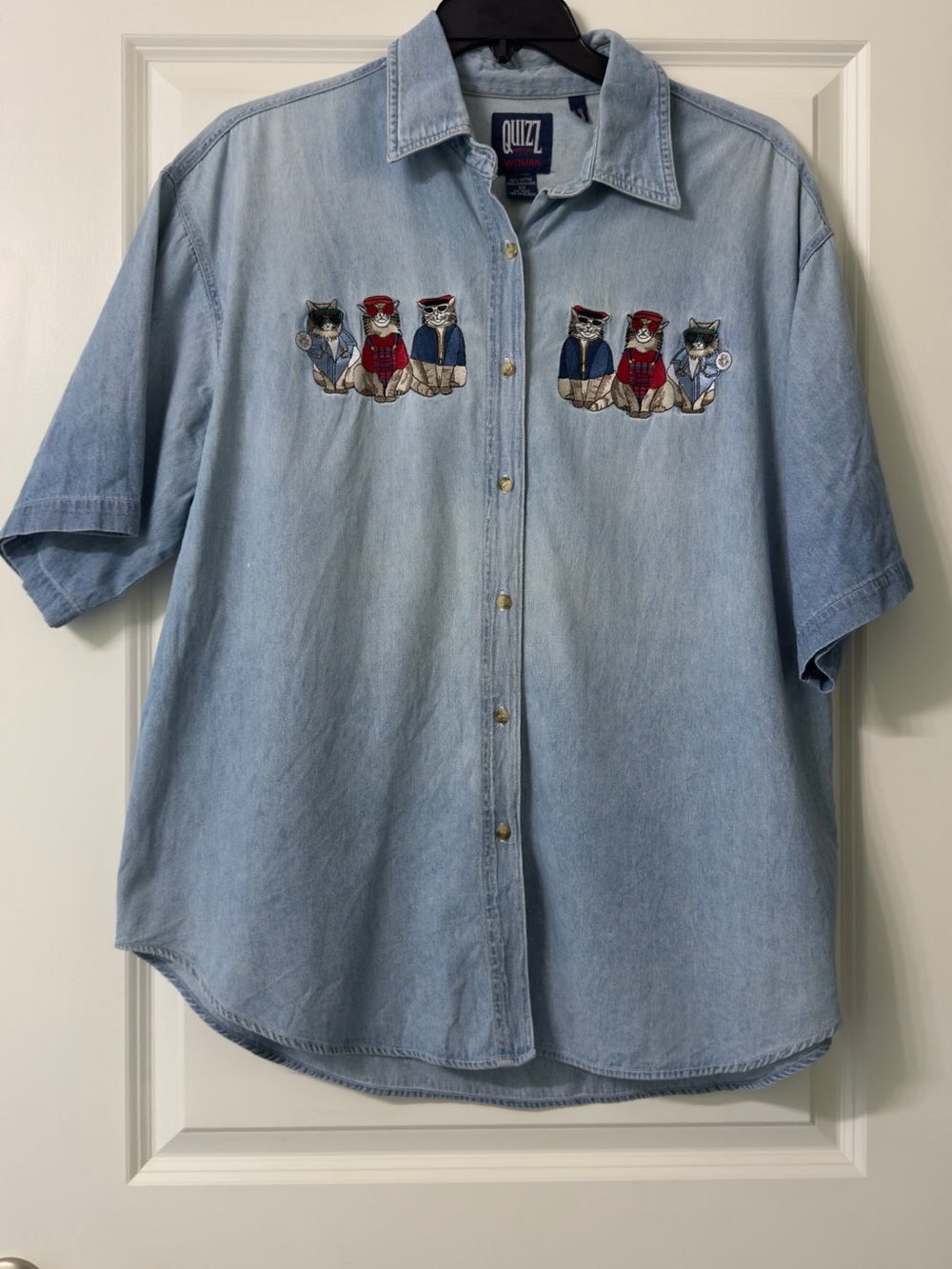 QUIZZ Light Wash Denim Shirt with Embroidered Cats vintage XL/XXL
